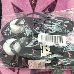 Victoria's Secret Black and Pink slides